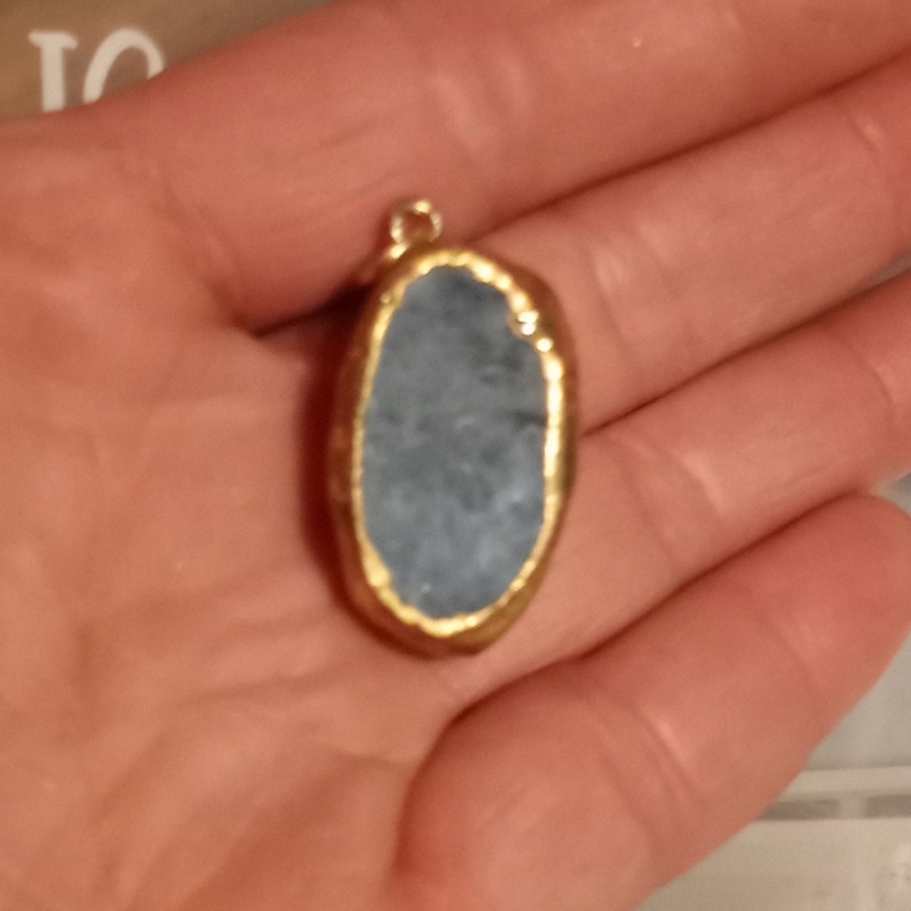 Vintage natural agate charm